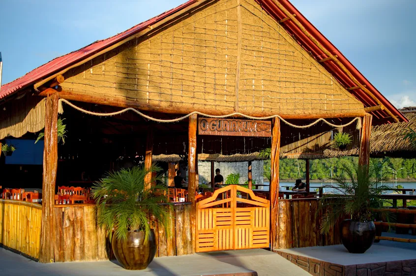 Entrada do restaurante O Guaiamum